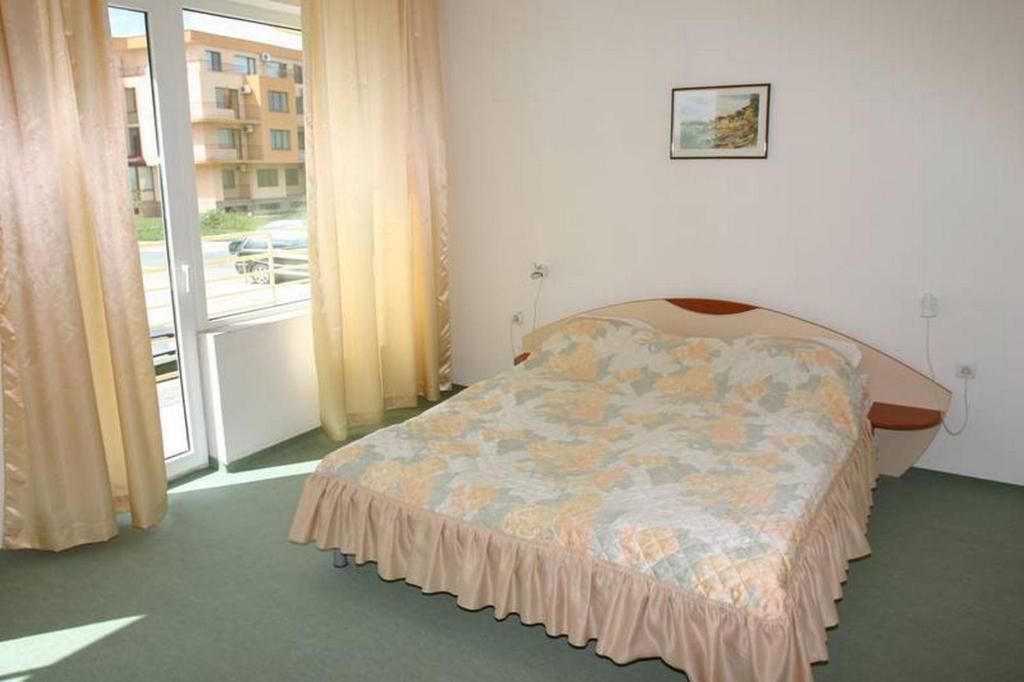 Harmony Beach Family Hotel Nesebar Room photo